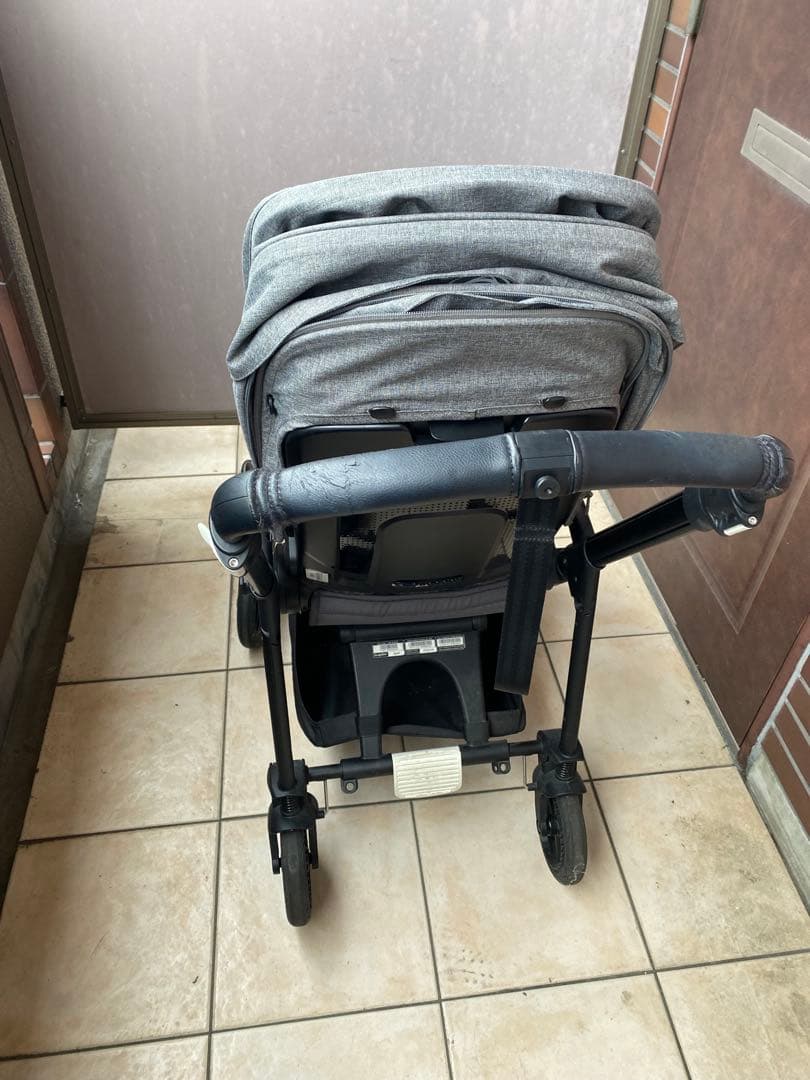 bugaboo bee6 バガブービー6 ベビーカー　自立しません