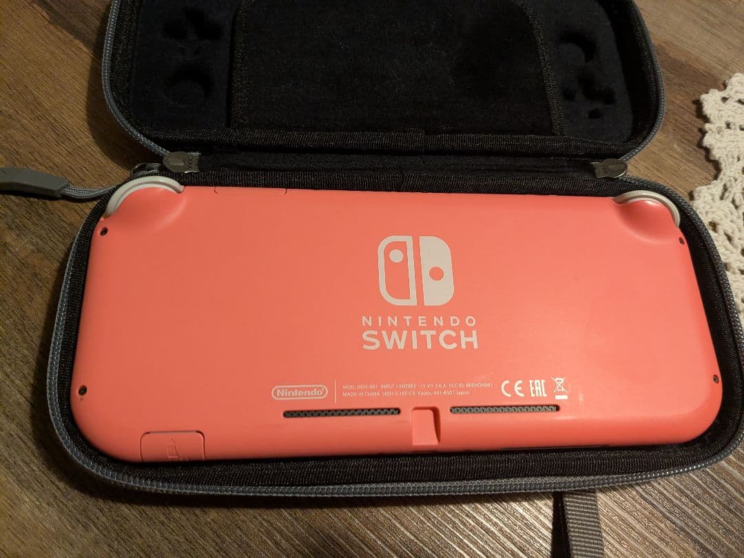 Nintendo Switch Lite　コーラル ピンク　本体