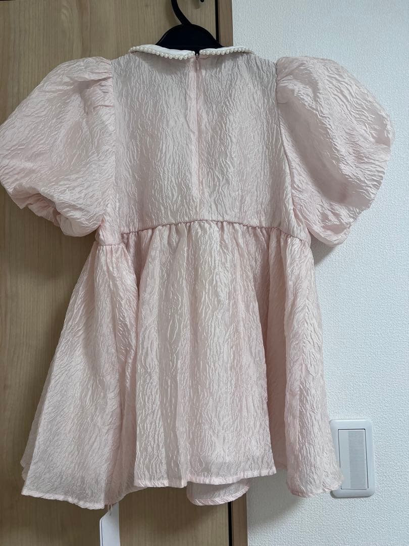 新品⭐︎Fit more パール襟ジャガードペプラムトップス