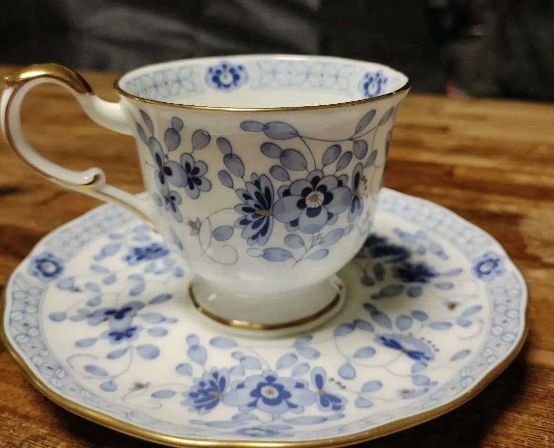 ナルミ ミラノ コーヒーカップ&ソーサー2客とシュガーポット セット