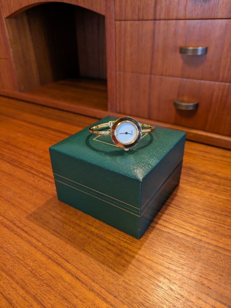 【稼働品】GUCCI チェンジベゼル 12色カラーベゼル付〈新品電池〉