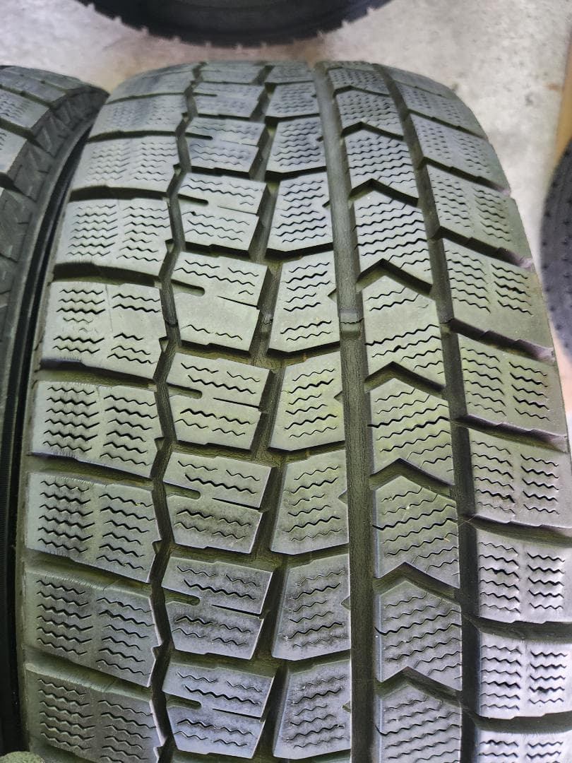 送料込☆2023年製ダンロップ タイヤ205/55R16日本製☆4本