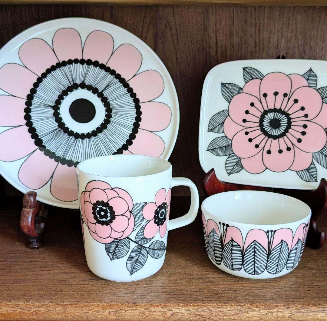 美品 マリメッコ ケスティト ピンク 食器セット（プレート2、カップ、ボウル）