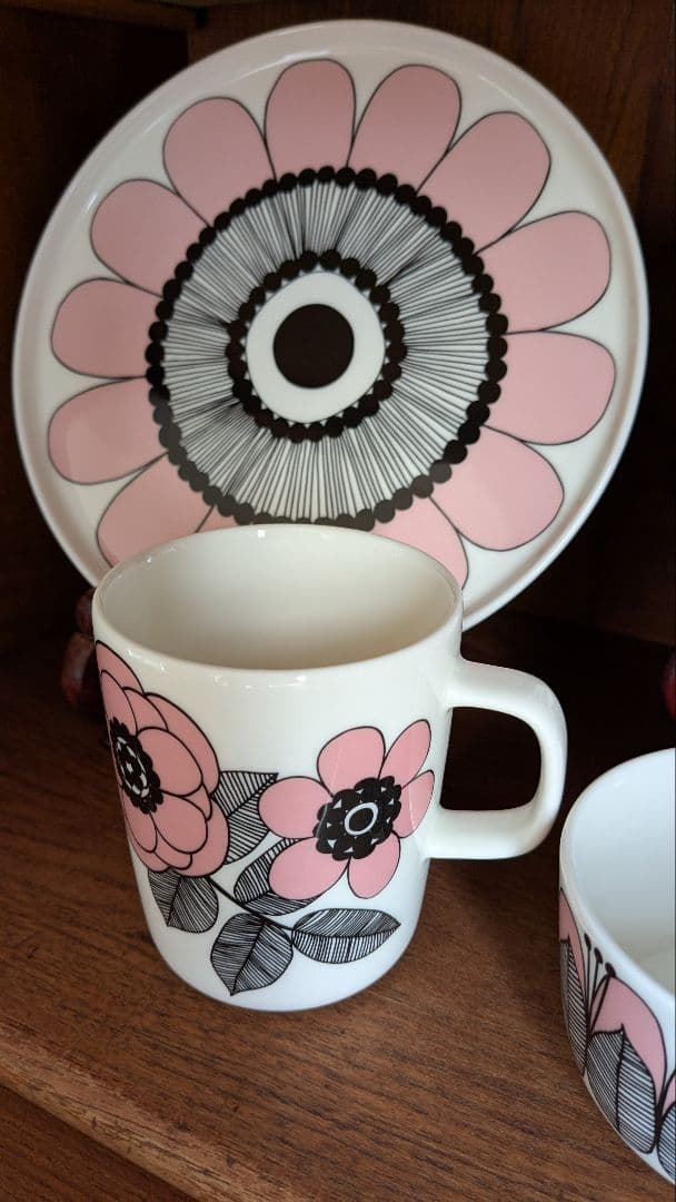 美品 マリメッコ ケスティト ピンク 食器セット（プレート2、カップ、ボウル）