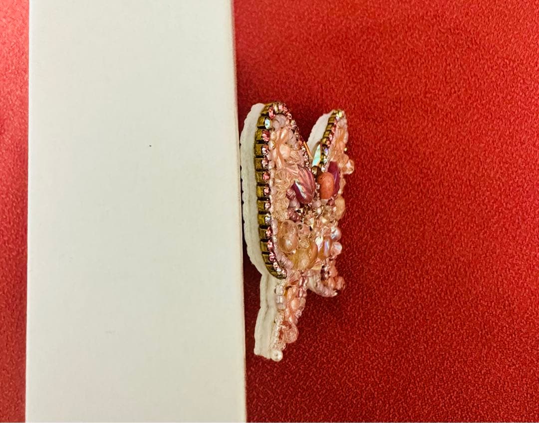 未使用　piari 様　ハンドメイド　作品　ブローチ　蝶　ピンク