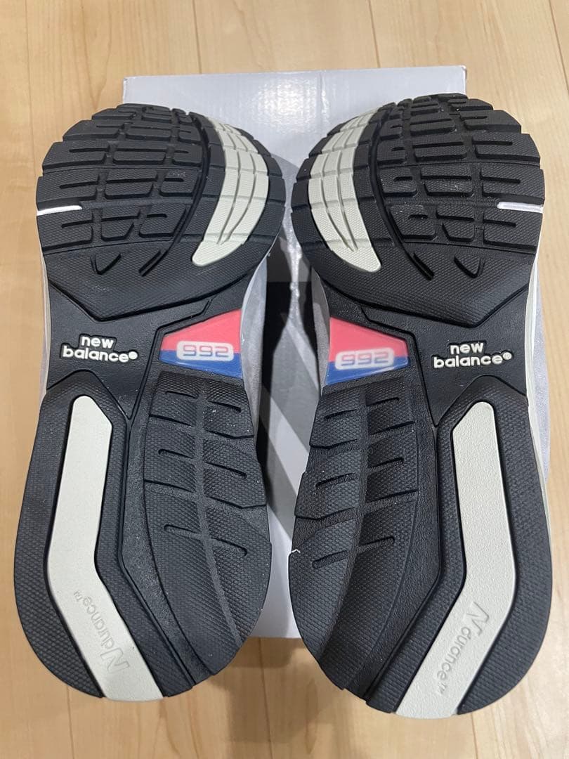 靴 new balance 992