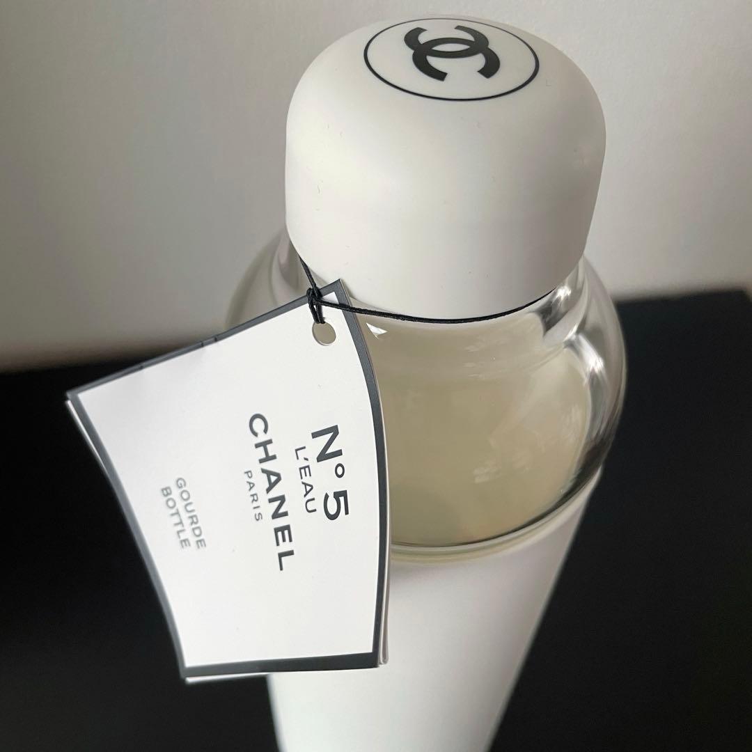 CHANEL N°5 L'EAU ウォーターボトル　ミニ香水付き