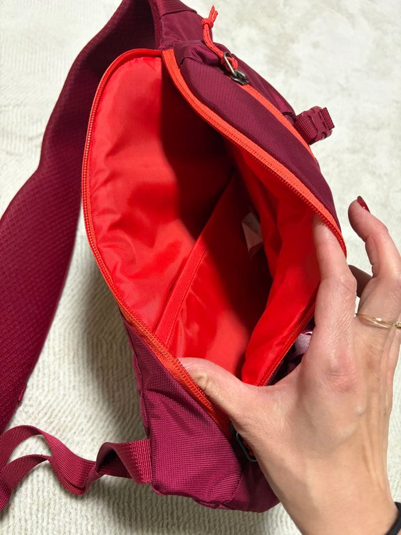 patagonia アトムスリング8Lバッグ