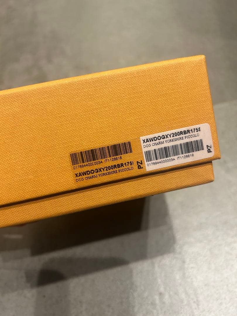 新品　Tod's トッズ レザー ヨーキー チャーム