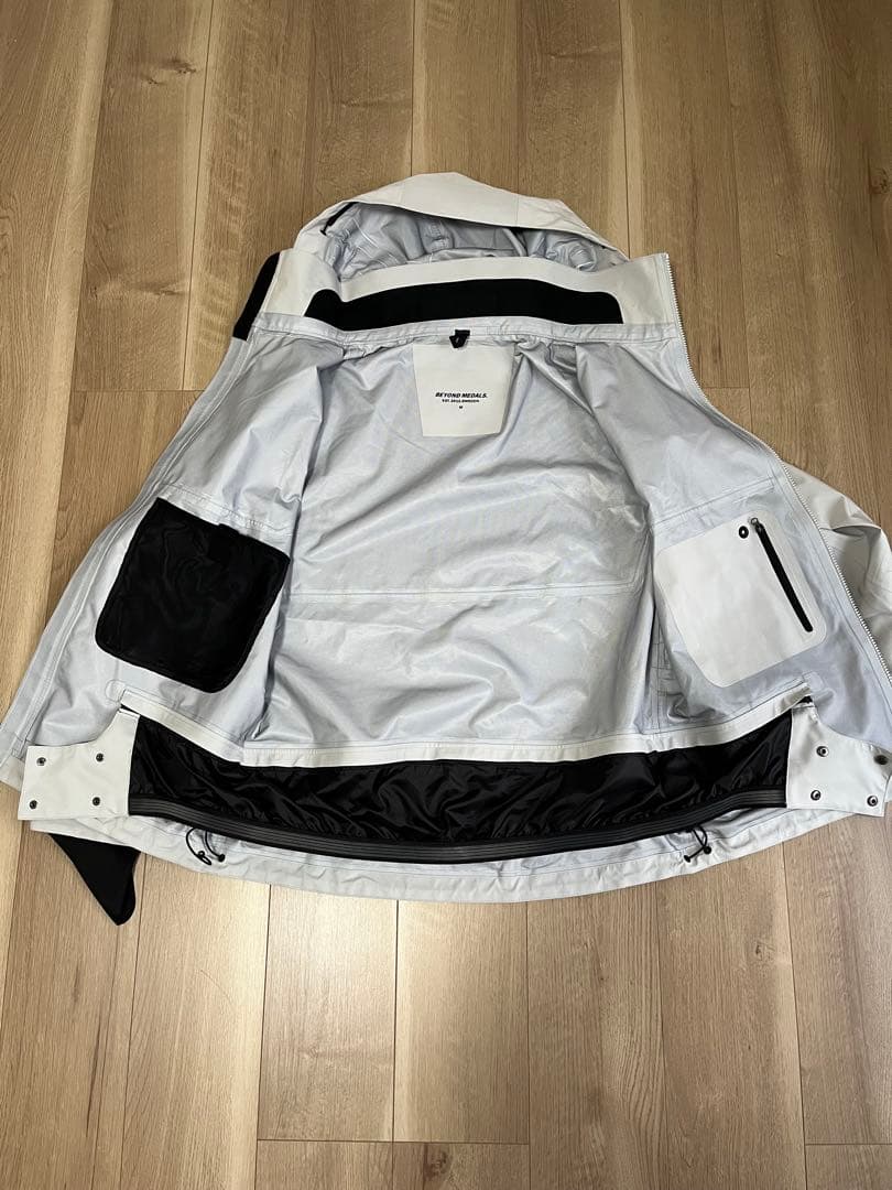 23-24 BEYOND MEDALS TECH JACKET＋BIB PANT