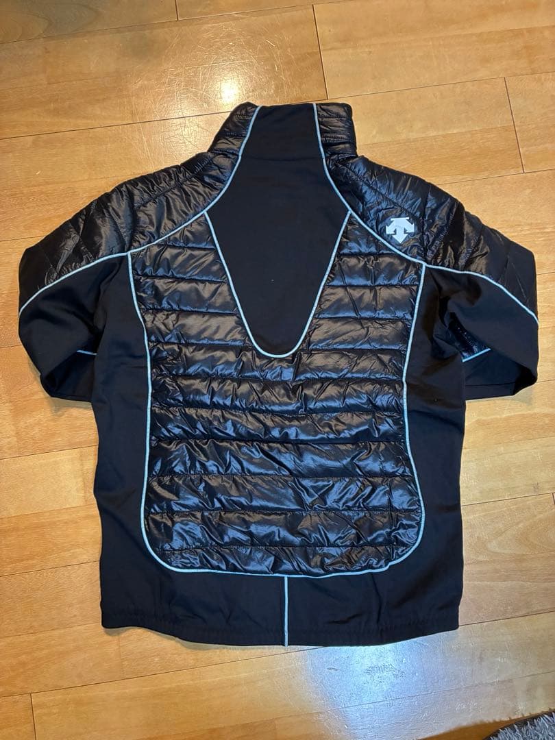 DESCENTE キルティングジャケット 黒