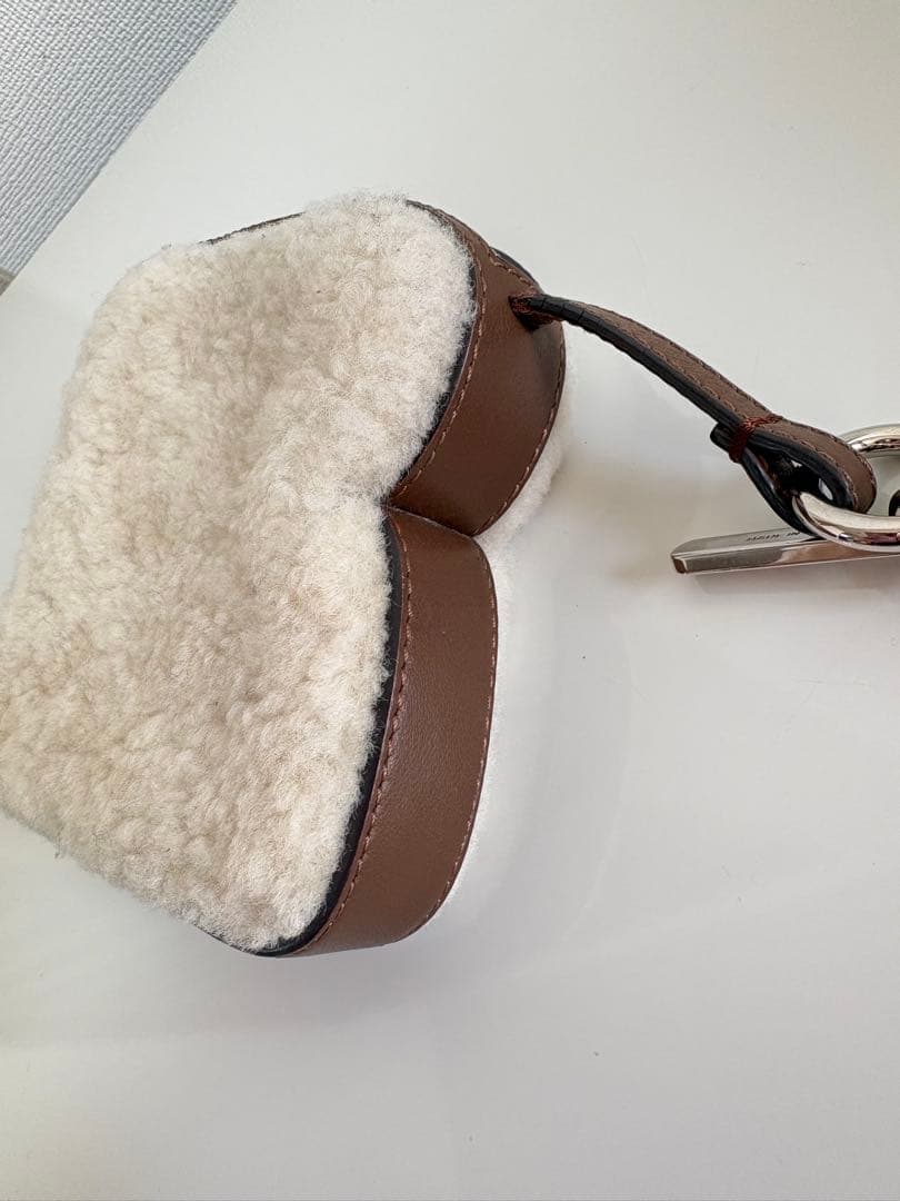 定価107800円　fendi フェンディ トースト　チャーム　パン