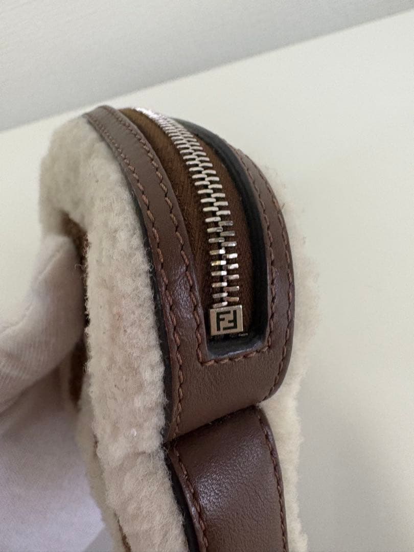 定価107800円　fendi フェンディ トースト　チャーム　パン