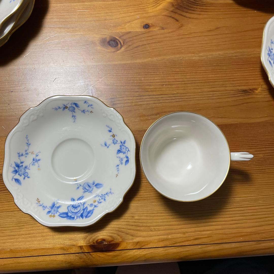 ノリタケ　青い花柄の食器セット