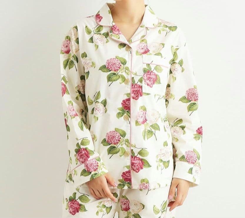 ✩新品未使用✩Laura Ashley♡フラワープリント パジャマ♡