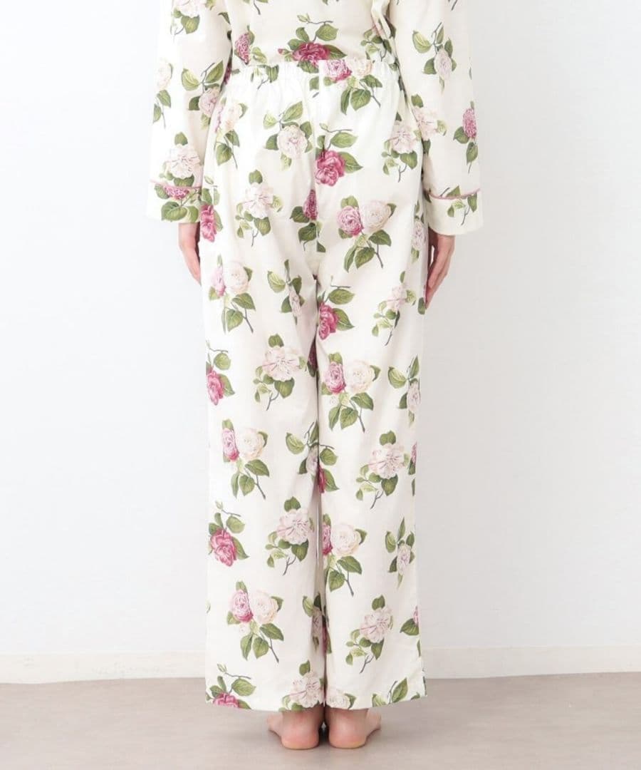 ✩新品未使用✩Laura Ashley♡フラワープリント パジャマ♡