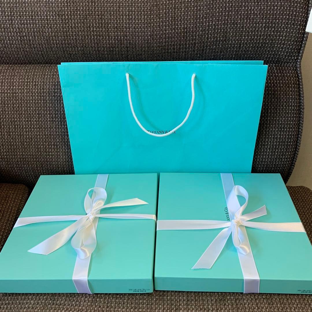 新品未使用 ティファニー ブルーボックス プレート 2枚セット（24x24cm）