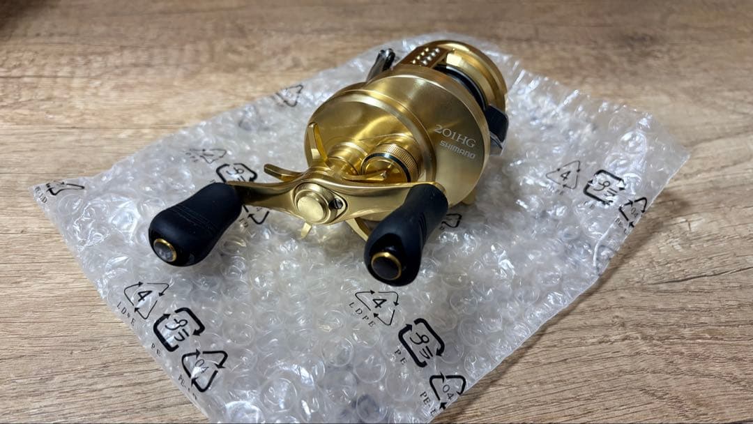 Calcutta Conquest 201HG ベイトリール