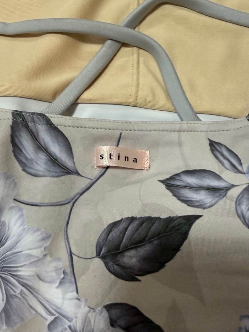 stina 花柄 長袖レオタード　新品　ショッパー付き