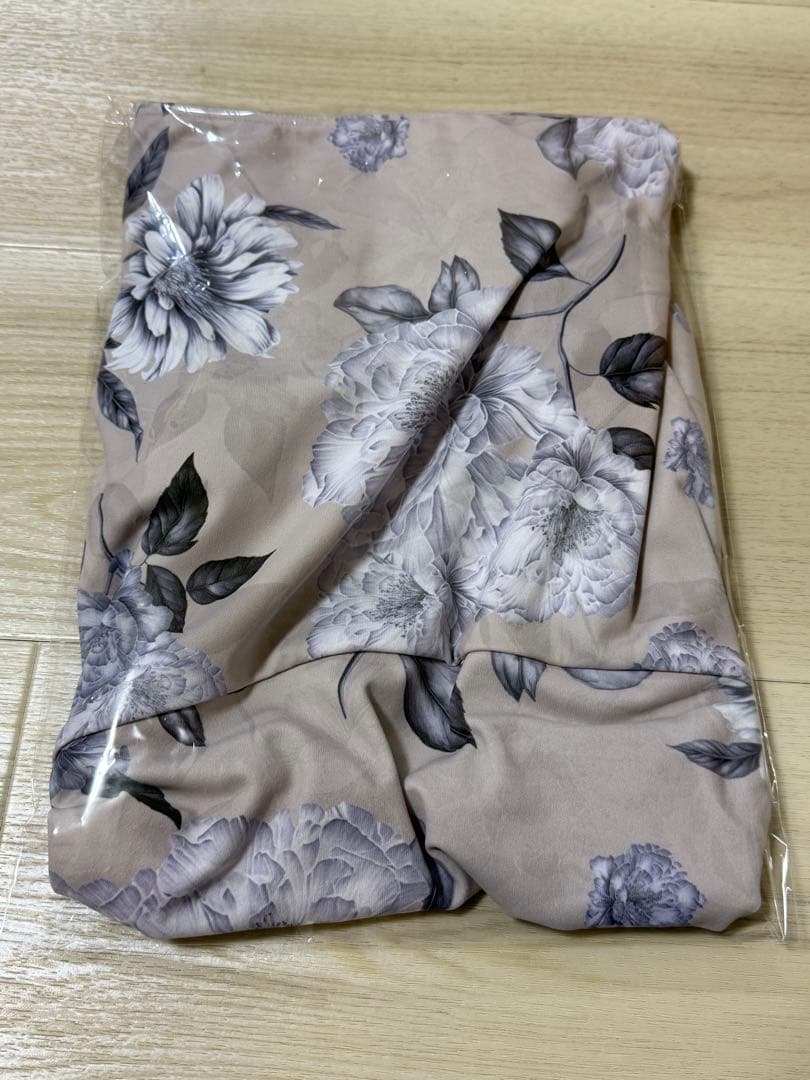 stina 花柄 長袖レオタード　新品　ショッパー付き