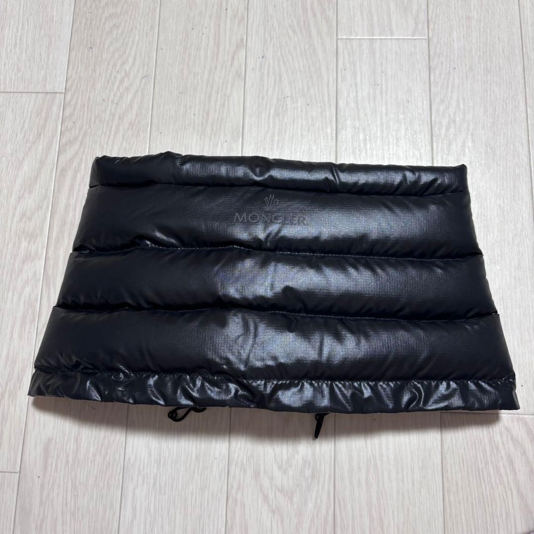 新品同様　モンクレール　黒　BLACK ダウン ネックウォーマー　4K54