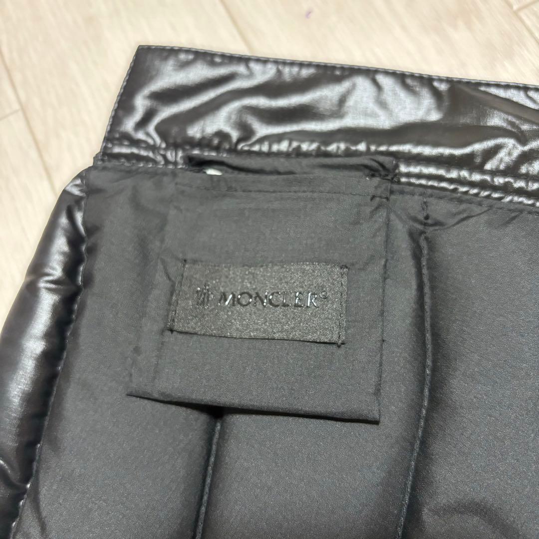 新品同様　モンクレール　黒　BLACK ダウン ネックウォーマー　4K54