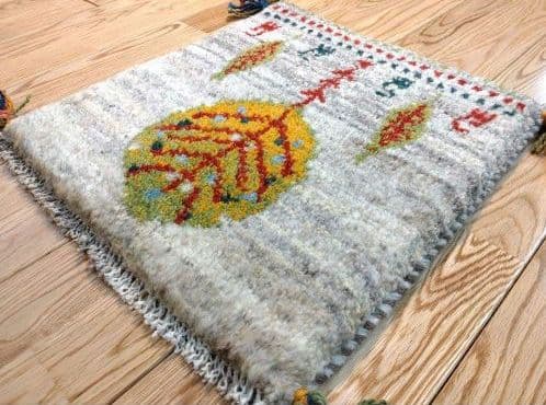 ペルシャ　ギャッベ　ミニマット 38×39.5 丸い葉　糸杉　グレー