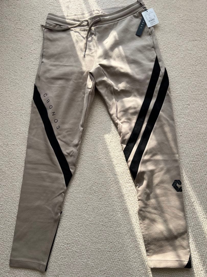 新品未使用CRONOS クロノス　トレーニングパンツ　ベージュ 42 (XL)