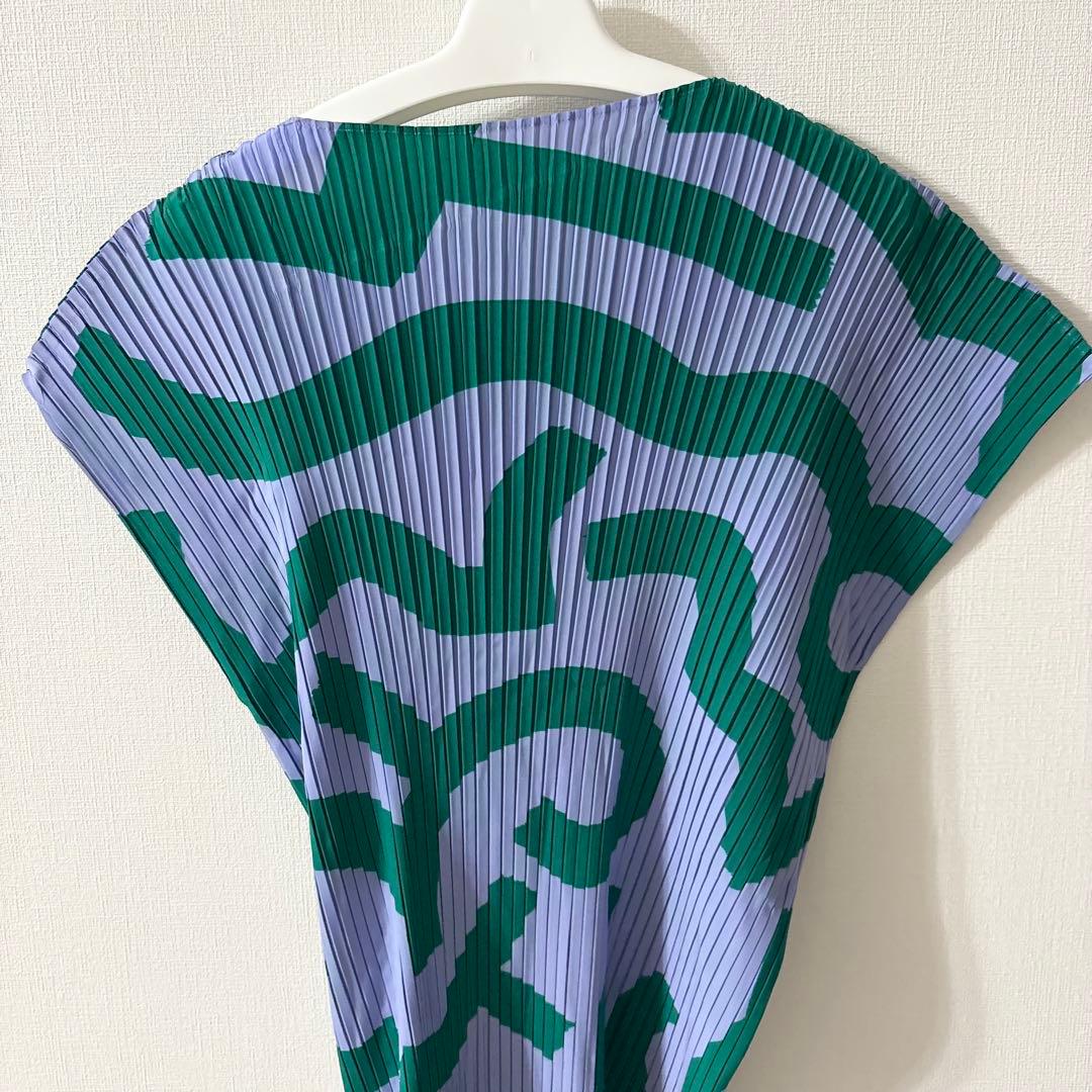 新品タグ付 ISSEY MIYAKE イッセイミヤケ 半袖 プリーツ カットソー