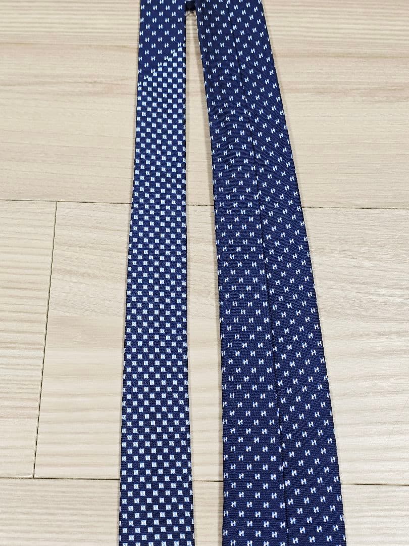 ポ*ー様 年末最終値下げエルメスHERMESシルクタイ ツイルビー Hメドール