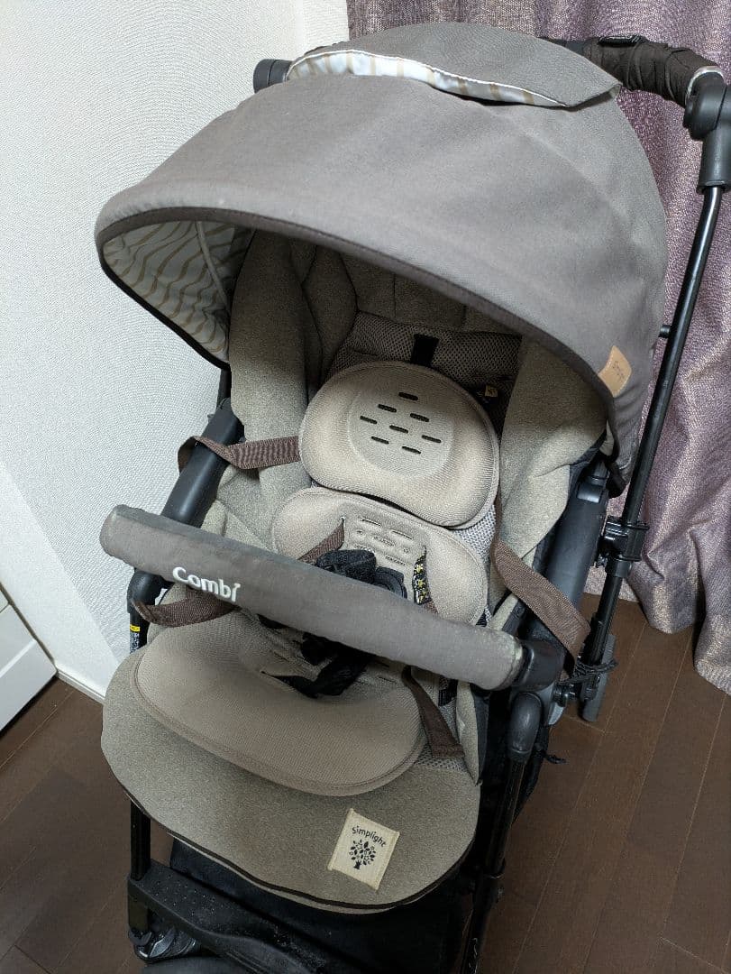 Combi　ベビーカー　スゴカルα4キャス　エッグショック Simplight