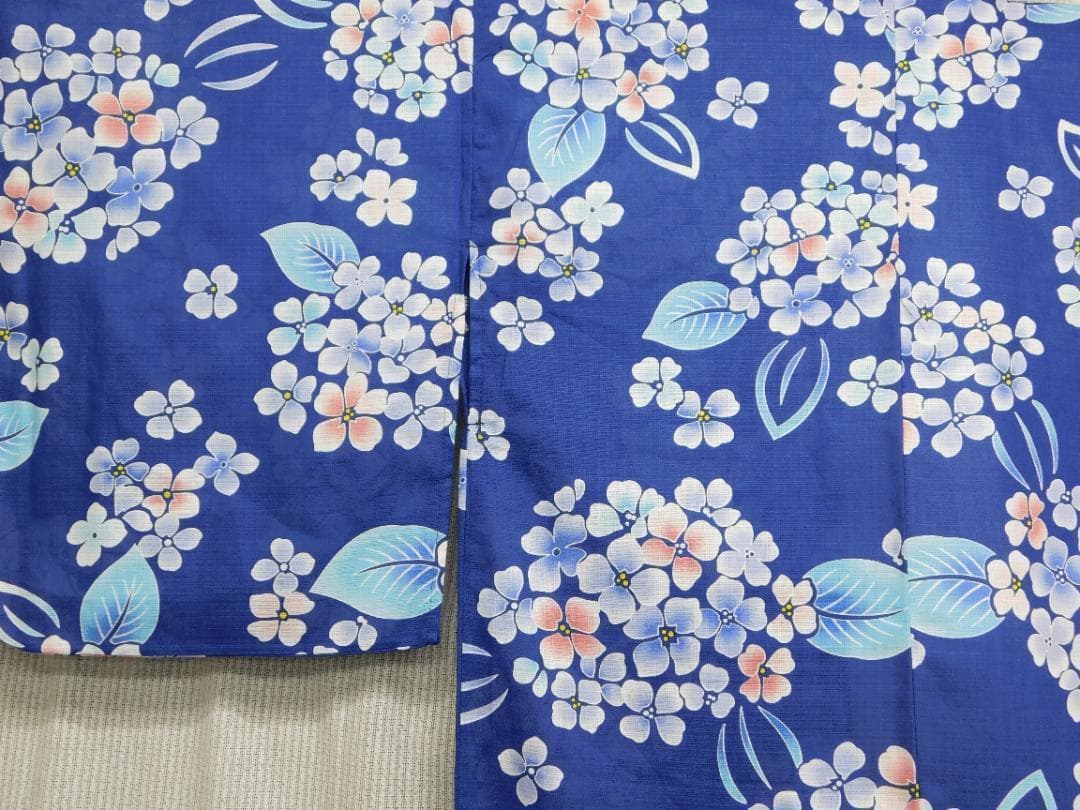 ★びんごやＮｏ２０４４★新品★こども浴衣　子供用ゆかた（１５０ｃｍ）紺地に花柄★