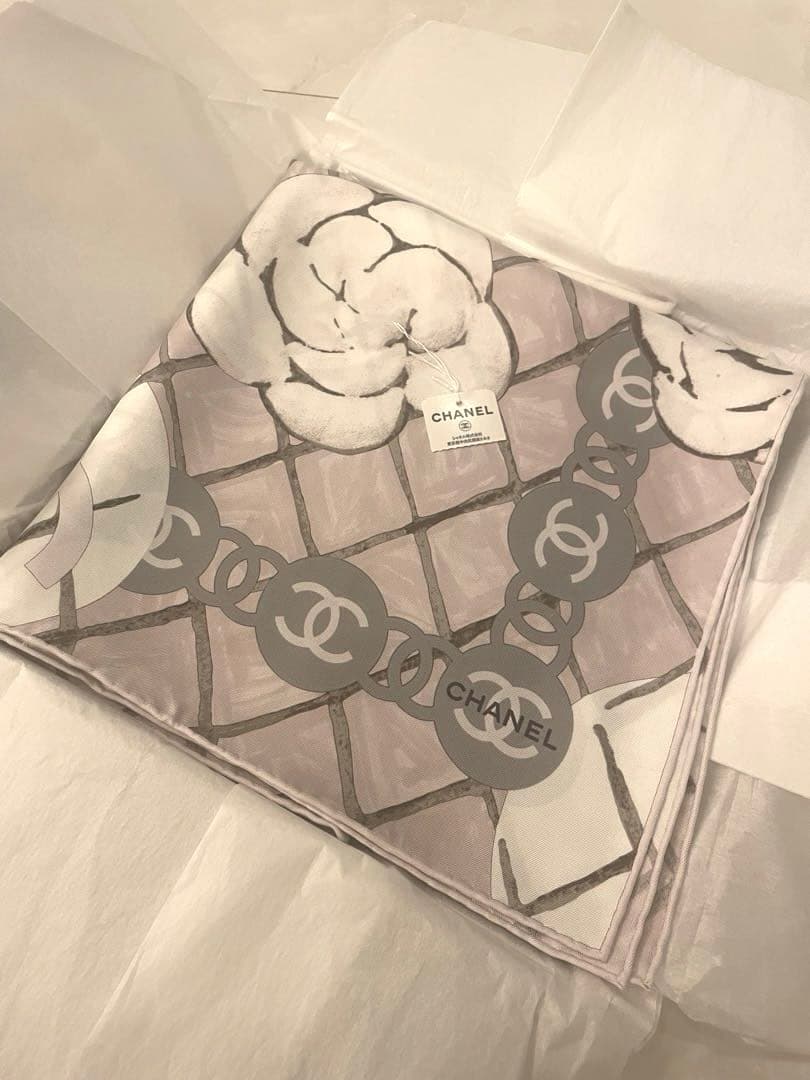 CHANEL カメリア　ピンクスカーフ