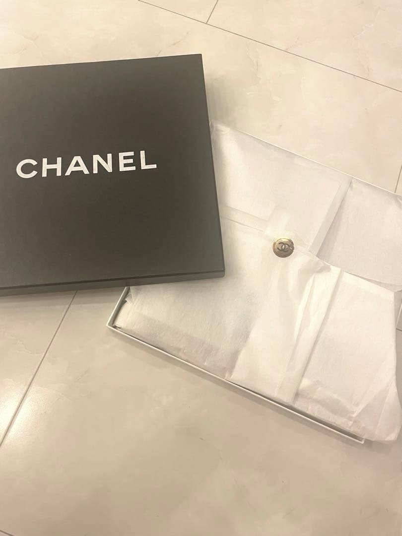 CHANEL カメリア　ピンクスカーフ