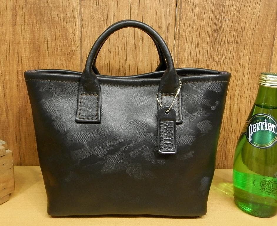☆XSサイズ☆カモフラ迷彩柄レザーのミニトートバッグ!日本製ブラック姫路レザー