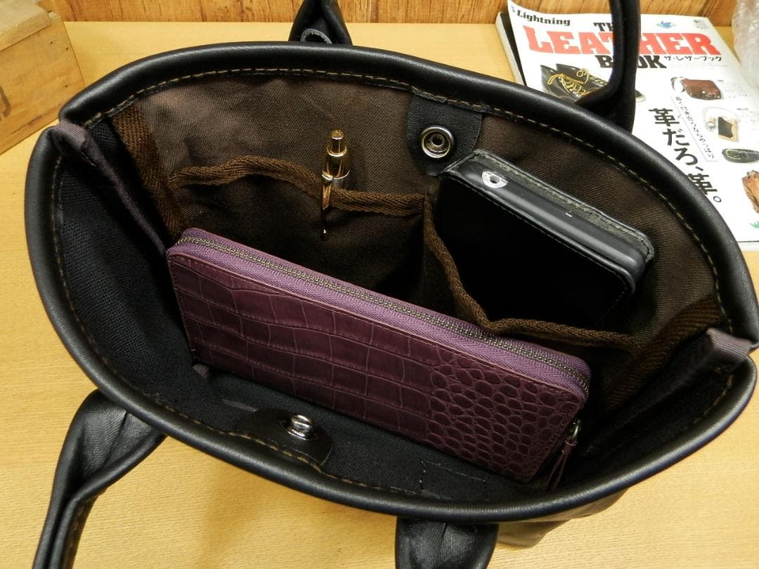 ☆XSサイズ☆カモフラ迷彩柄レザーのミニトートバッグ!日本製ブラック姫路レザー