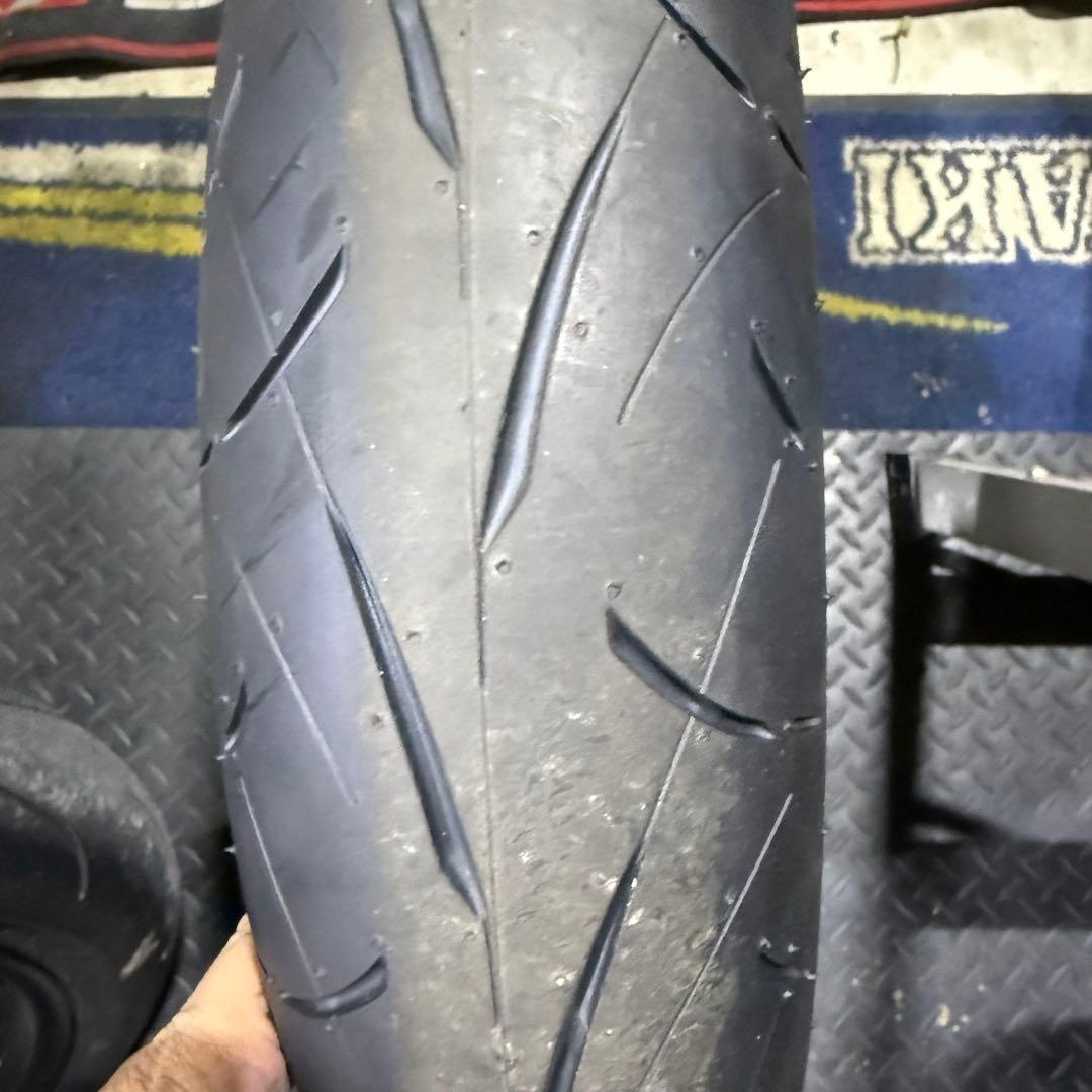 新車外しの未使用 SPORTMAX Roadsport2 タイヤ