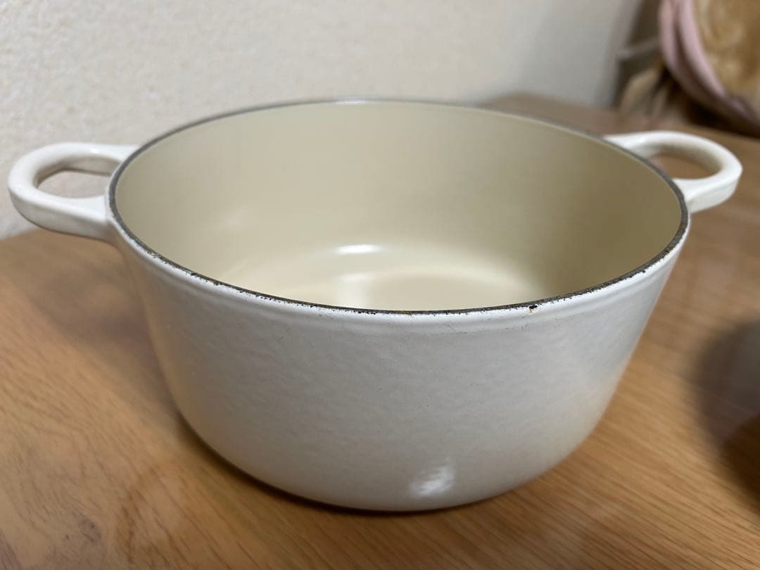 LE CREUSET ル・クルーゼ　ベージュ　両手鍋 22cm