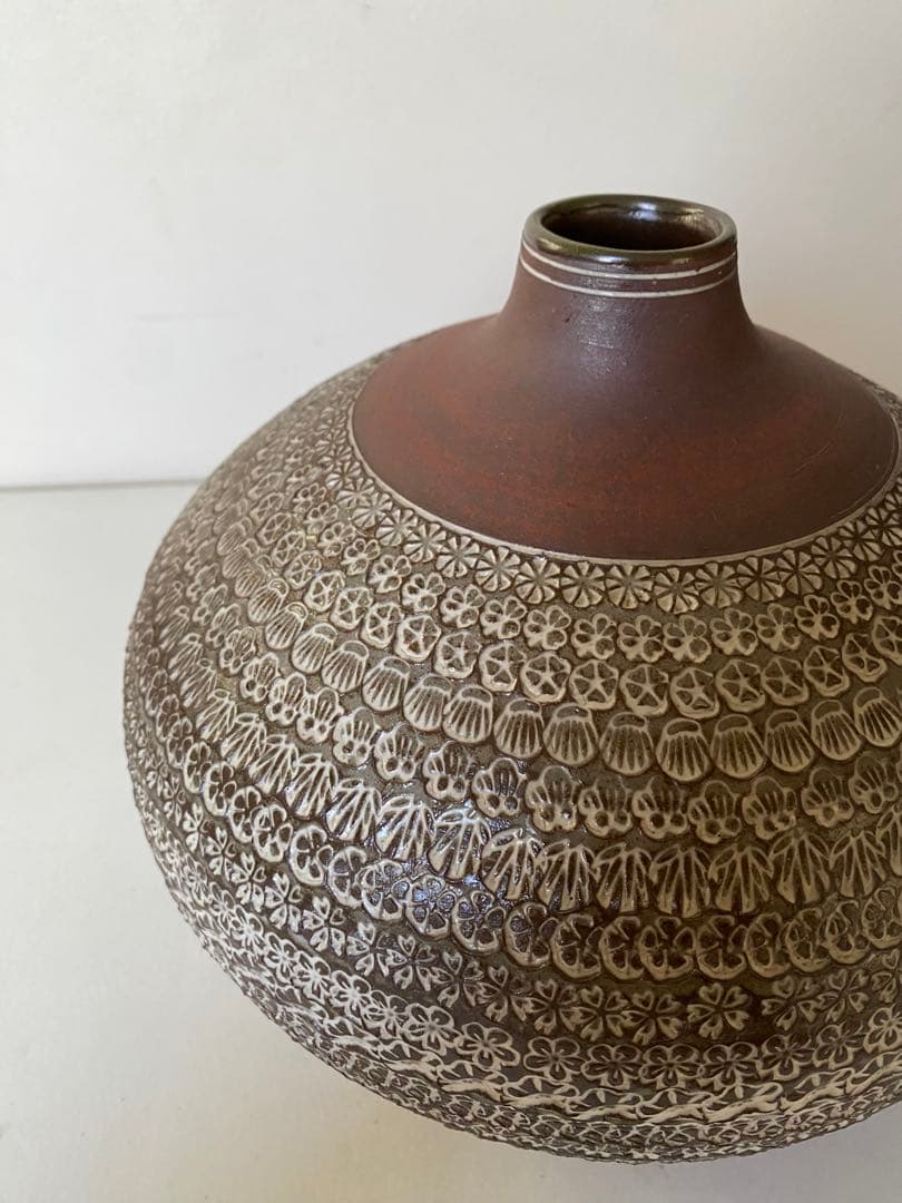 花器　陶器　三島焼　花瓶　印花模様　工芸品