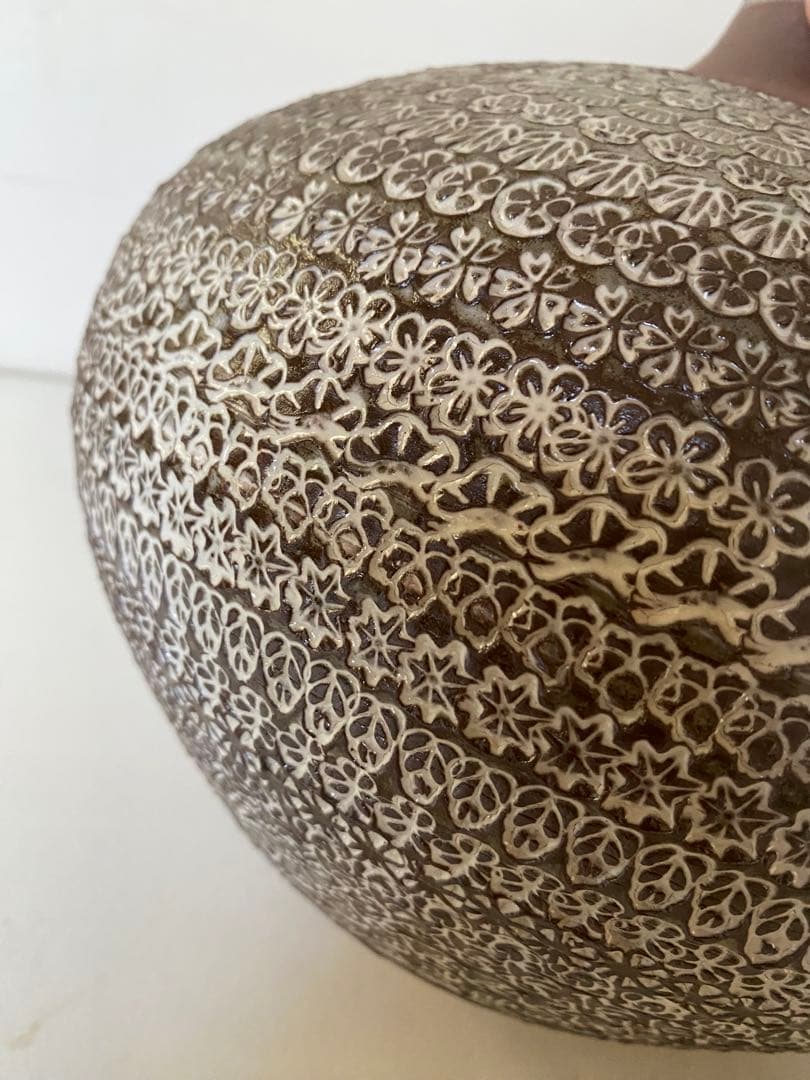花器　陶器　三島焼　花瓶　印花模様　工芸品