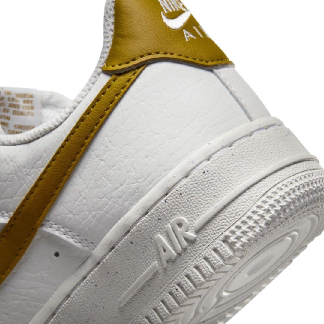 【新品24.5cm】NIKE W エアフォース１’07 ホワイト/ブロンズ