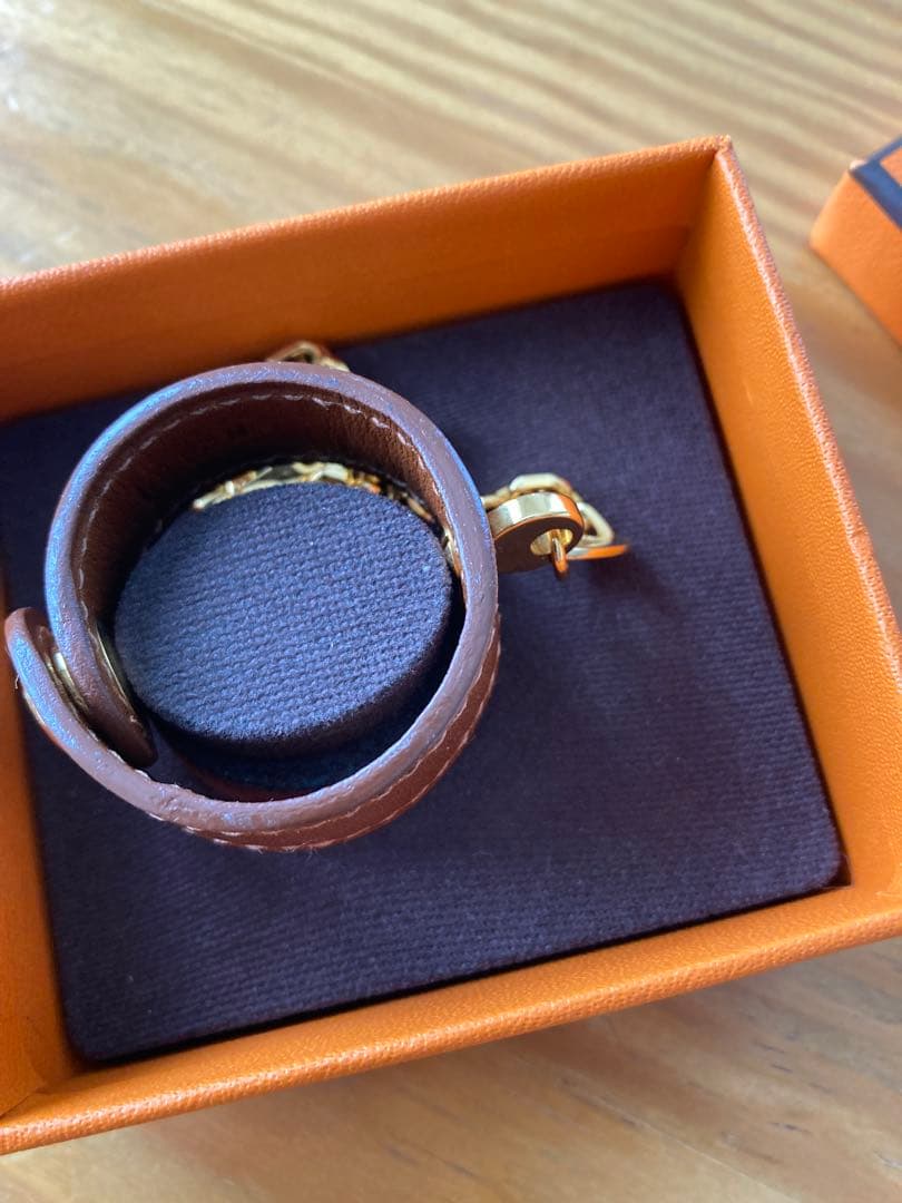 HERMES (エルメス )グローブホルダー ゴールド　未使用品