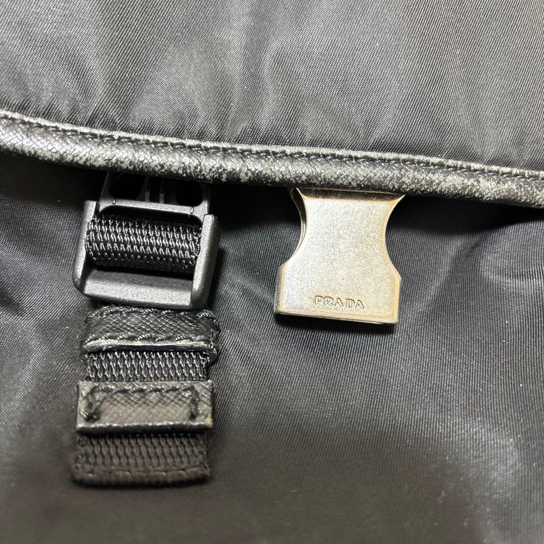PRADA メッセンジャーバッグ