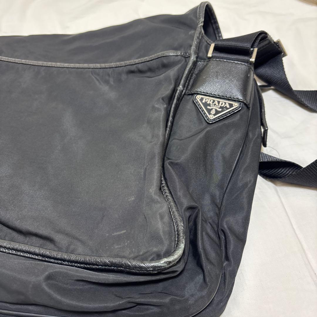 PRADA メッセンジャーバッグ