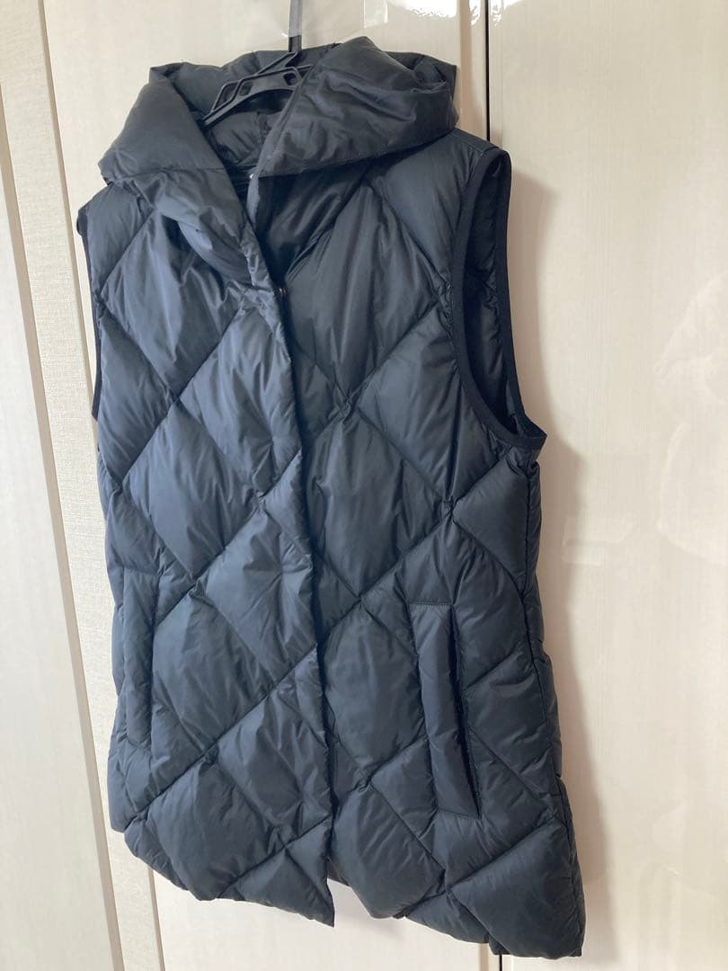 （美品）WEEKEND Max Maraのダウンベスト ブラック