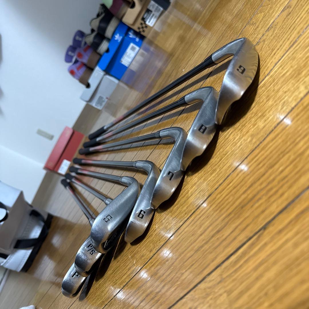 ホワイト ゴルフバッグ アイアンセット付き