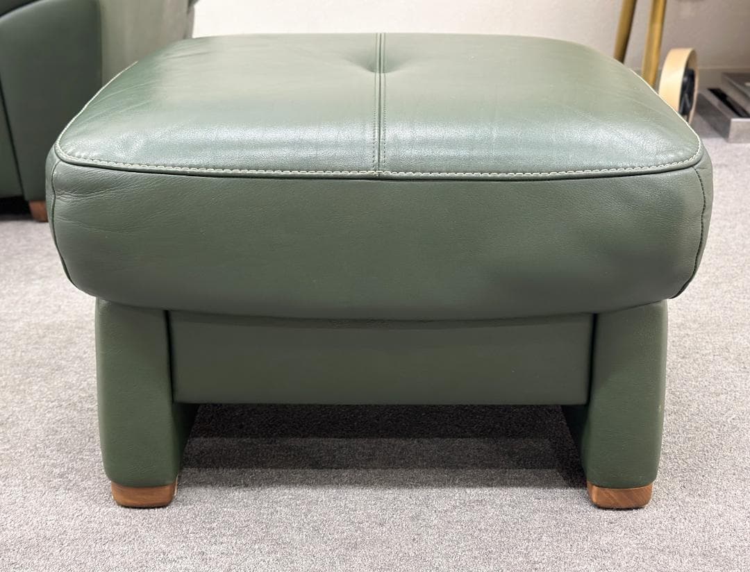 ■カリモク■チターノ　Zシリーズ　オットマン　スツール　本革　グリーン