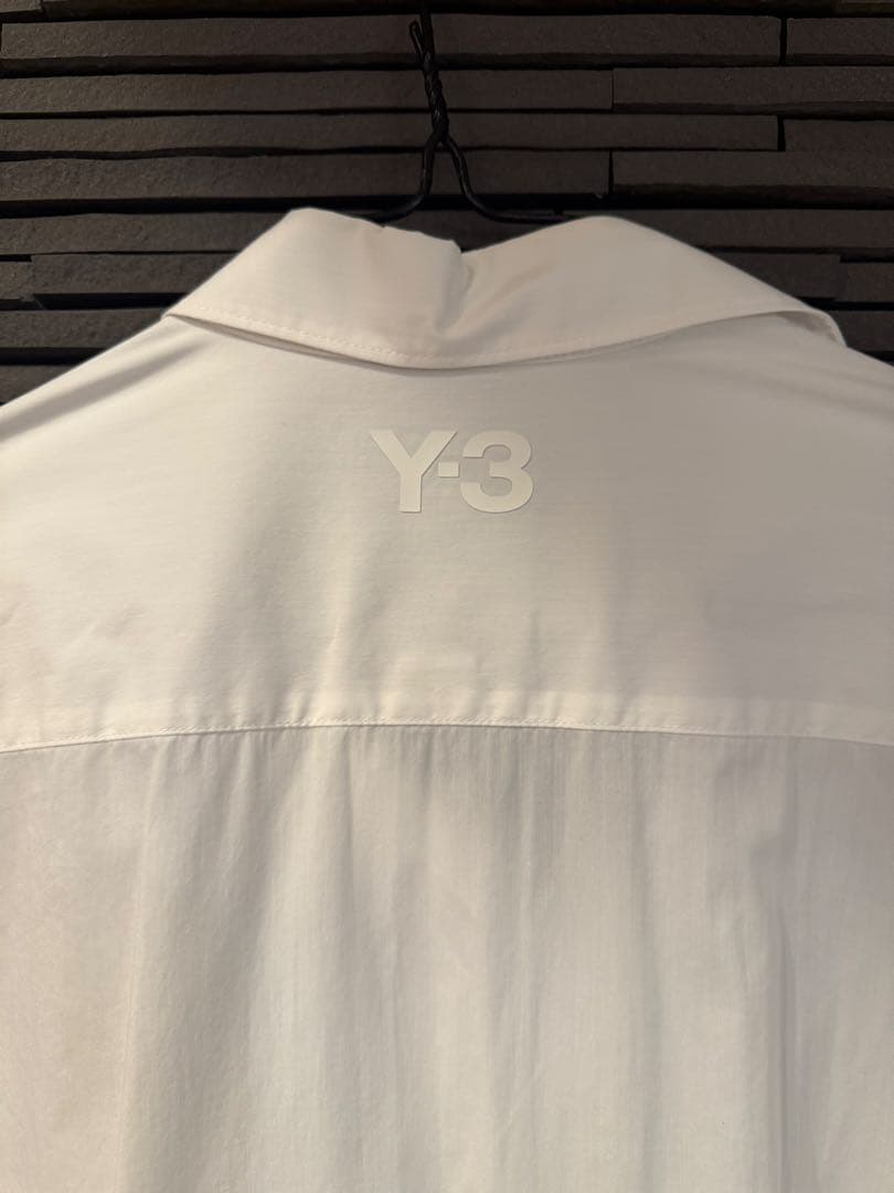 Y-3 ホワイトシャツ ポケット付き