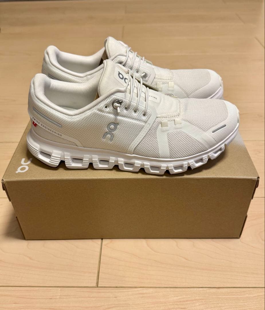 【極美品】On Cloud 6 ウィメンズ 24.5cm ホワイト| ホワイト