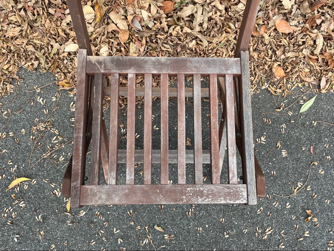 b）ヴィンテージ・ポピュラー折りたたみチェア 木製折りたたみチェア ブラウン